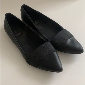 Simply Vera Wang Black Flats size 7.5
